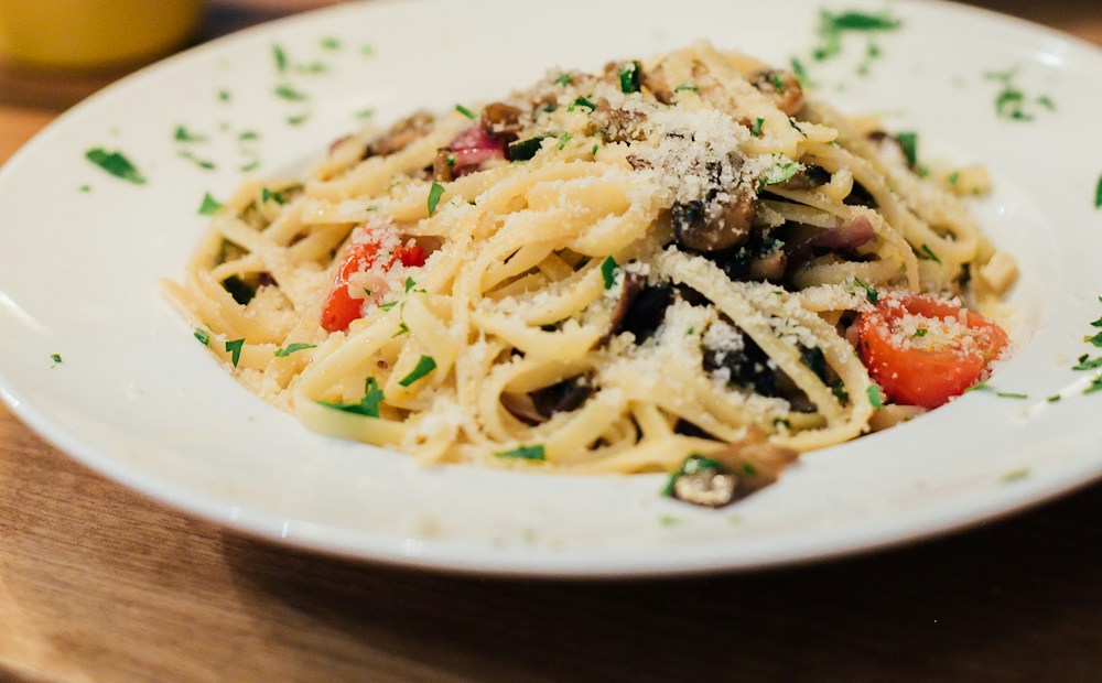 Pasta with mushrooms and fresh herbs